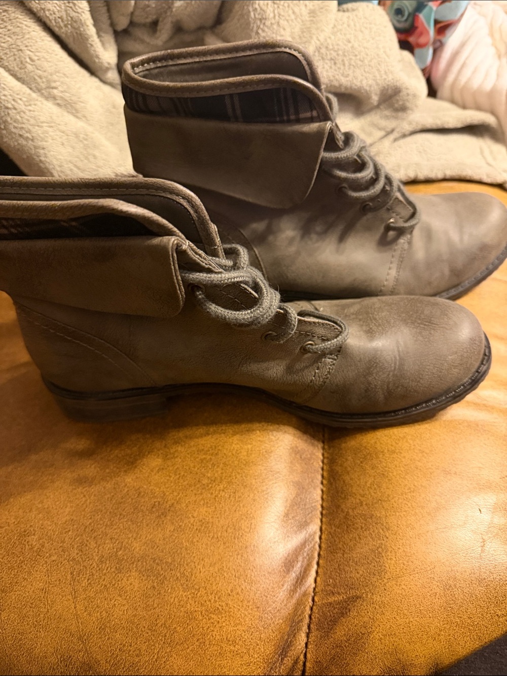 Route 66 Alyssa grey taupe cuff ankle boot